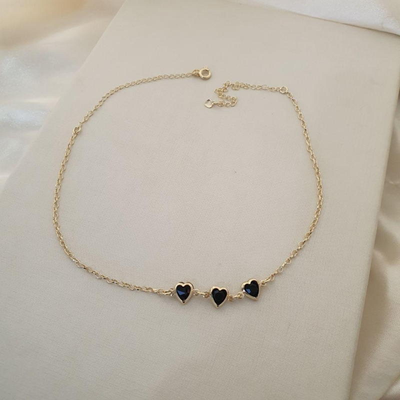 Colar choker 3 coracoes zirconia preta
