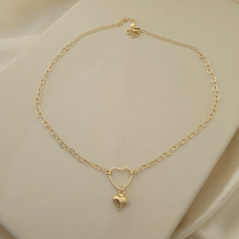 Colar choker coração com pingente coração