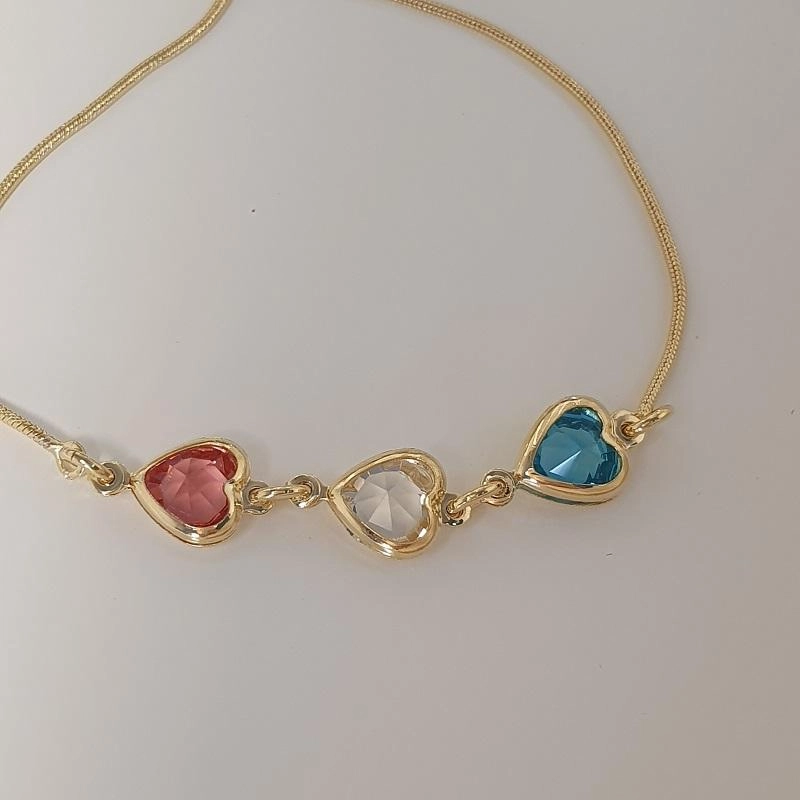 Pulseira Gravatinha com Corações de Cristal Coloridos