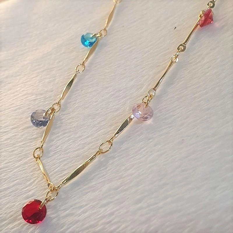 Choker com cristais coloridos