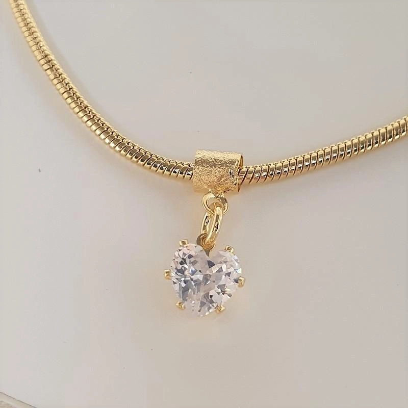 Pulseira cordão com pingente de coração zircônia