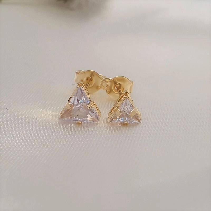 Dupla de brincos com zircônias triângulo