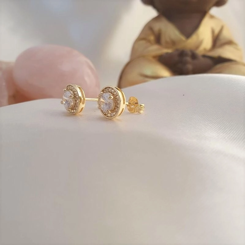 Brinco redondo com zircônia de 5mm e microzircônias
