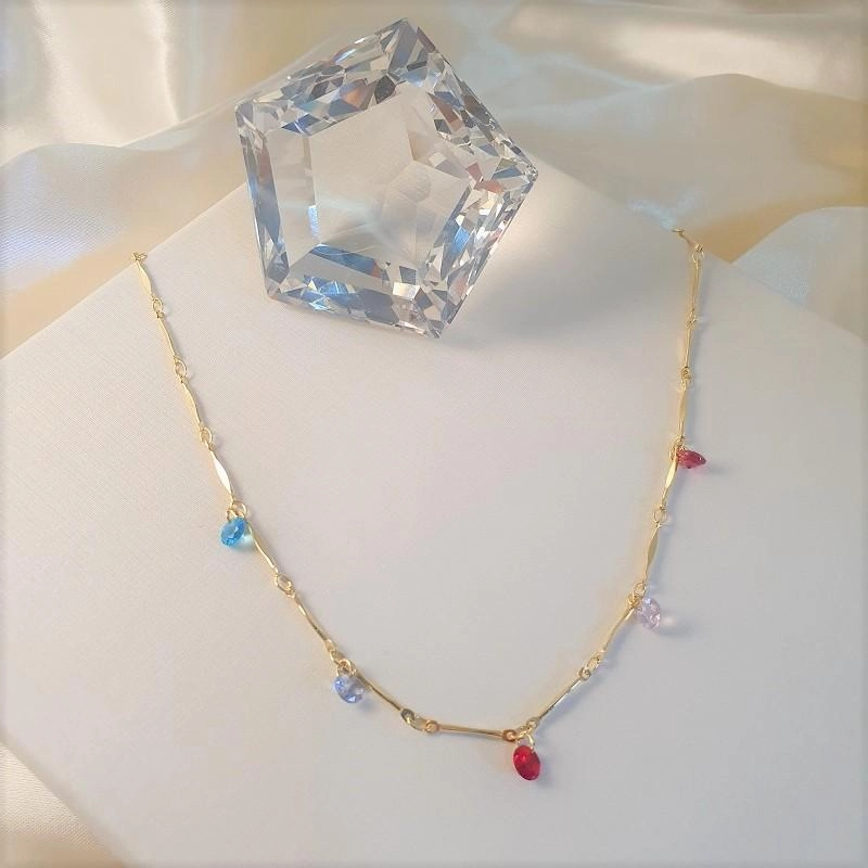 Choker com cristais coloridos