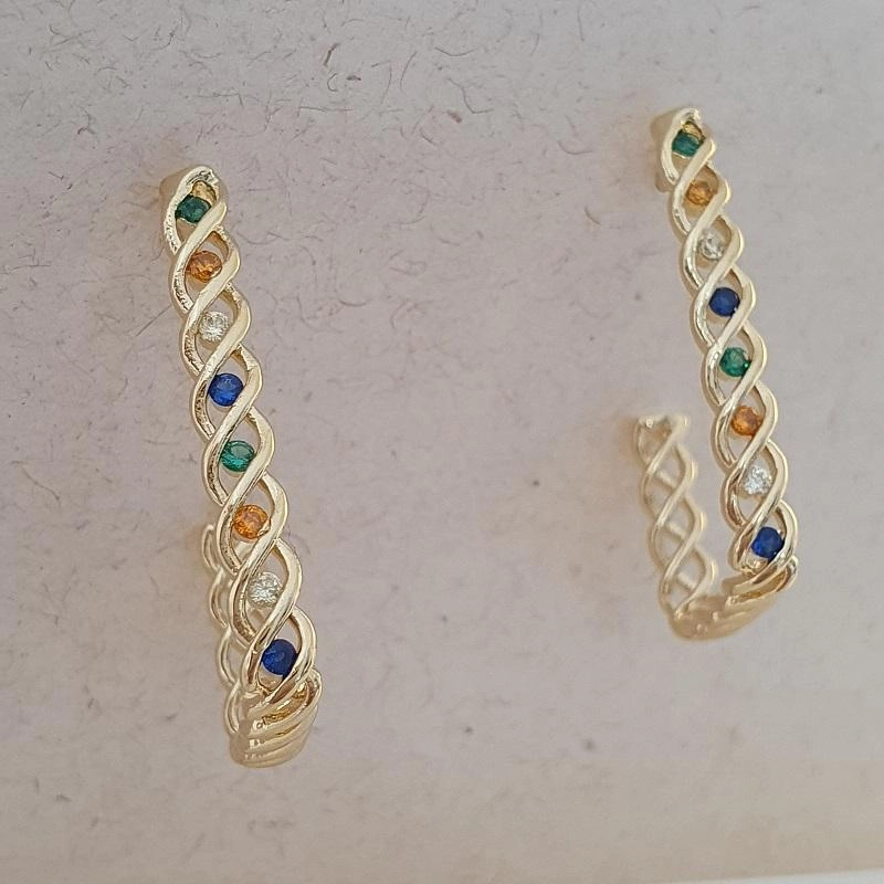 Brinco retangular com zircônias coloridas