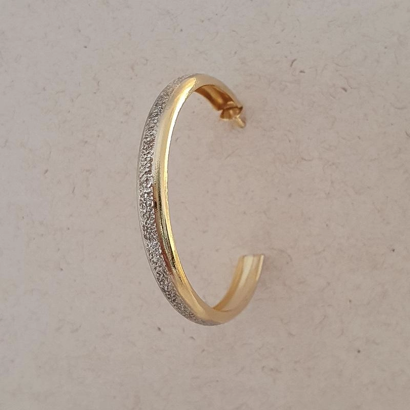 Brinco Argola com detalhe em ródio