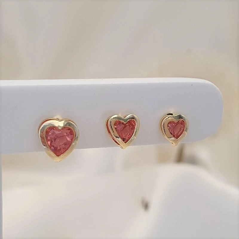Brinco trio coração cristal rosa