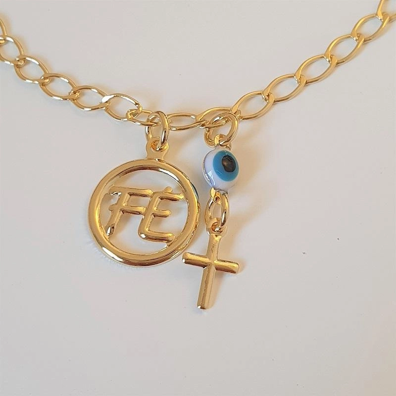 Pulseira amuletos: olho grego, cruz e fé