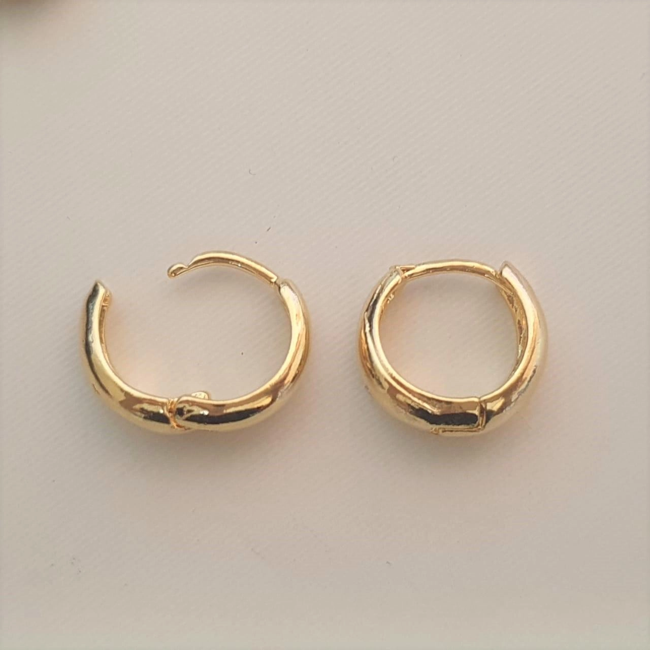 Brinco dupla argola click gota