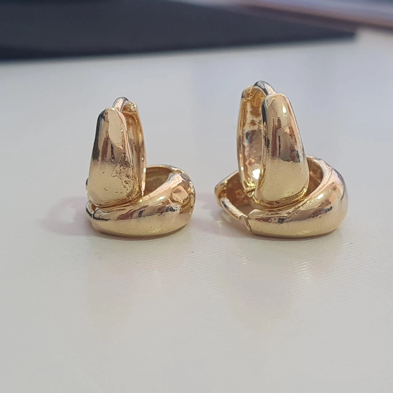 Brinco dupla argola click gota