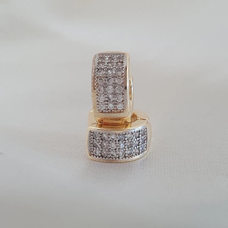Brinco argola click com 3 fileiras de zircônias cravejadas 9mm