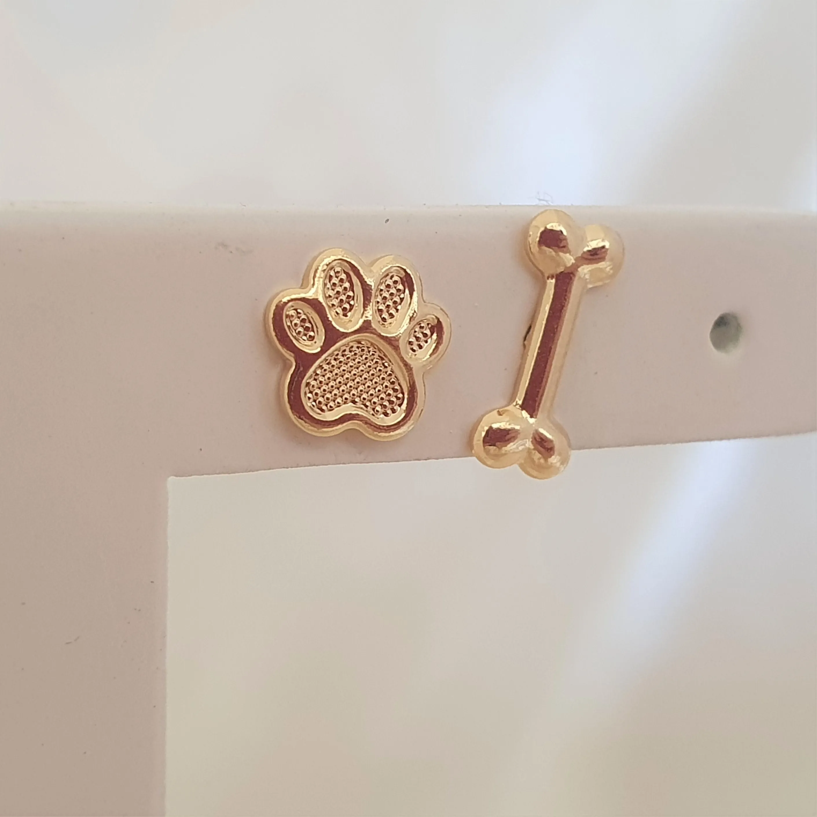 Dupla de brincos pet patinha e ossinho para primeiro e segundo furo