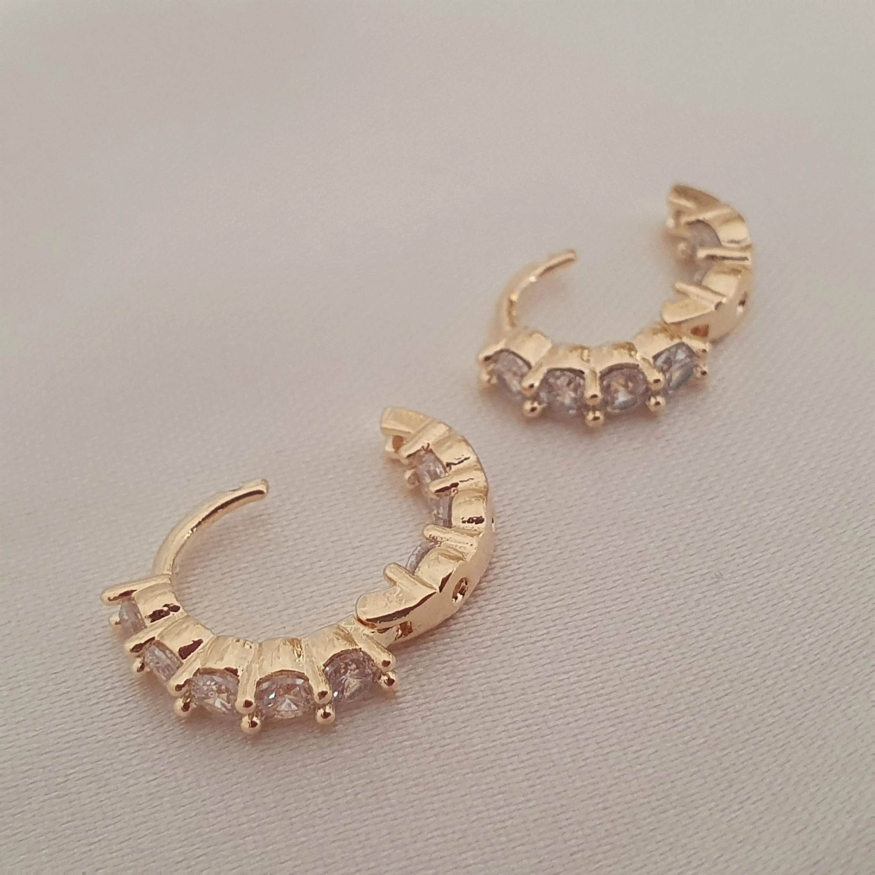 Dupla de brincos argola click com zircônias
