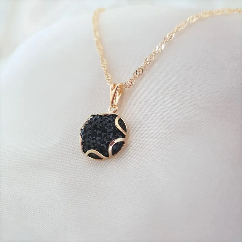 Colar com pedra drusa e detalhe estrela vazada