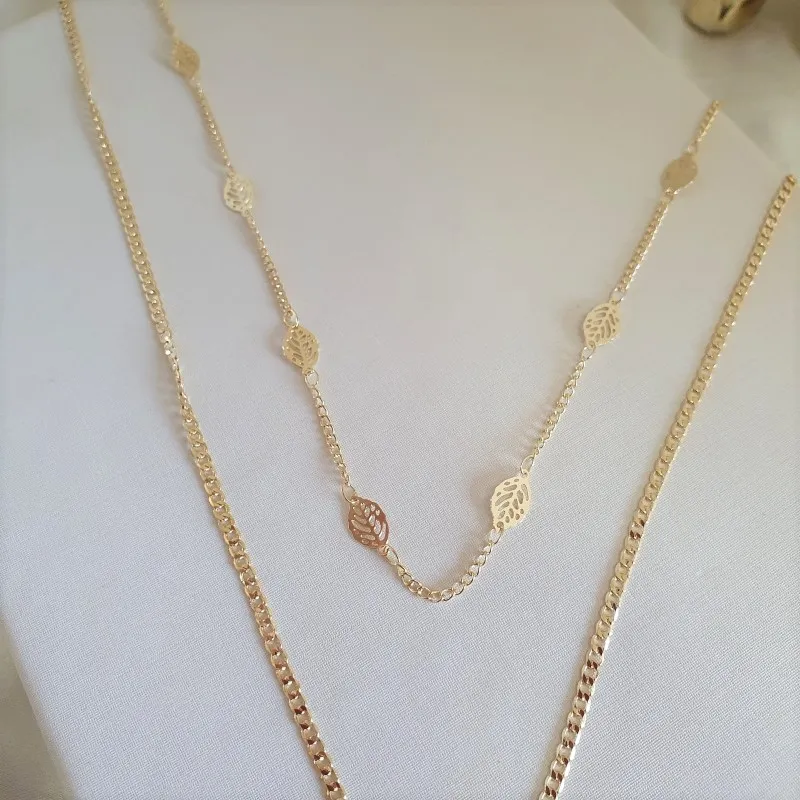 Colar duplo de folhas e elo grumet