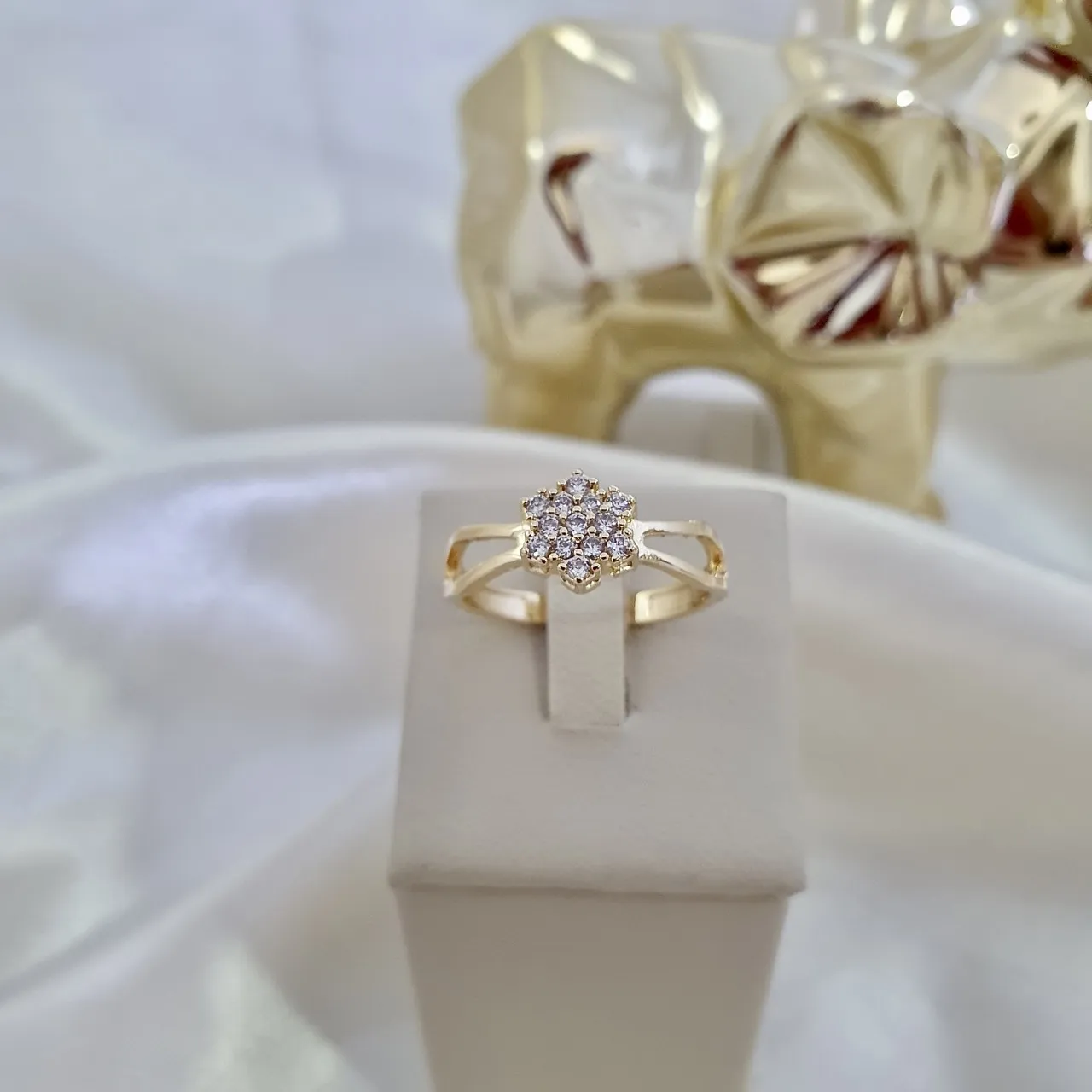 Anel flor de zircônia elo duplo