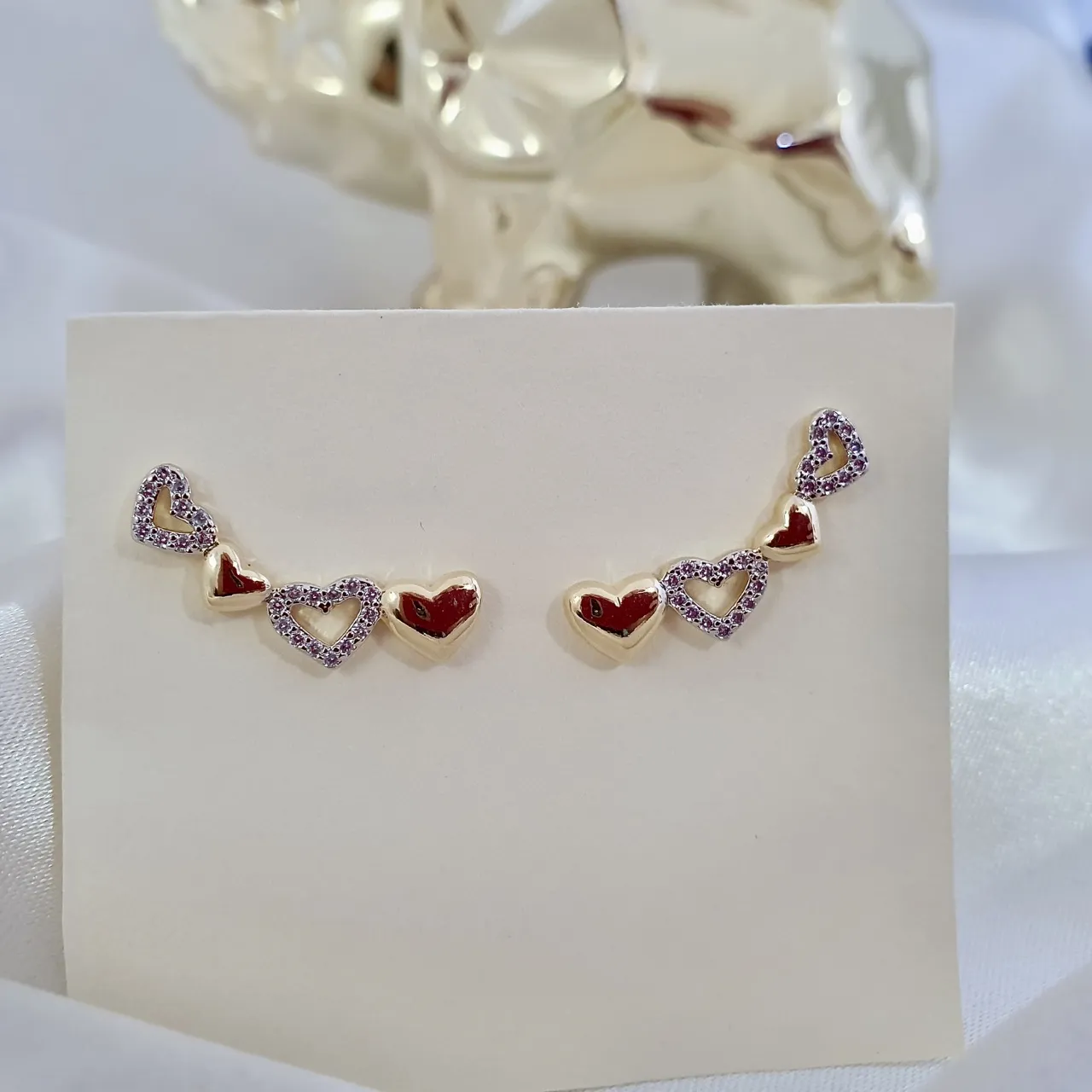 Brinco ear cuff corações zircônia
