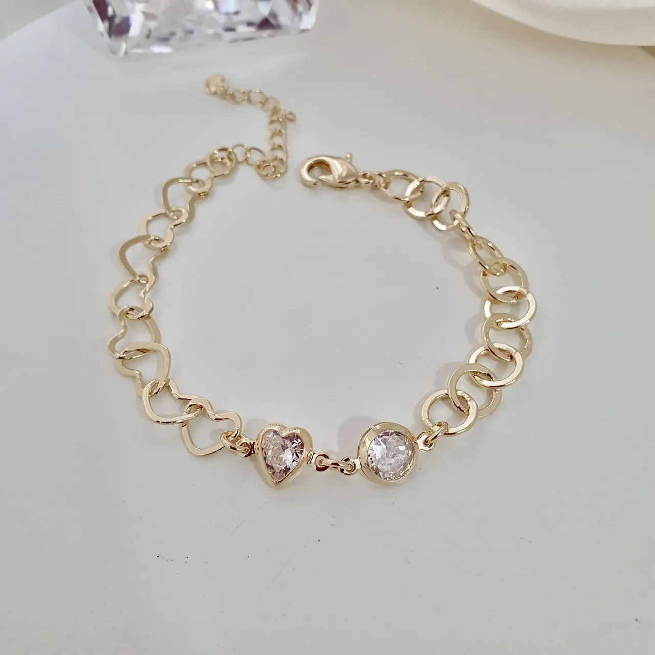 Pulseira grossa coração e pontos de luz