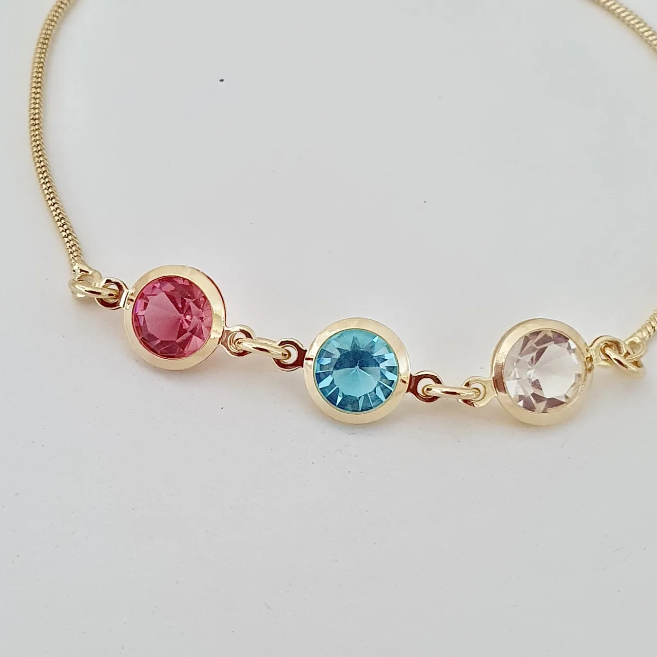 Pulseira gravatinha pontos de luz coloridos
