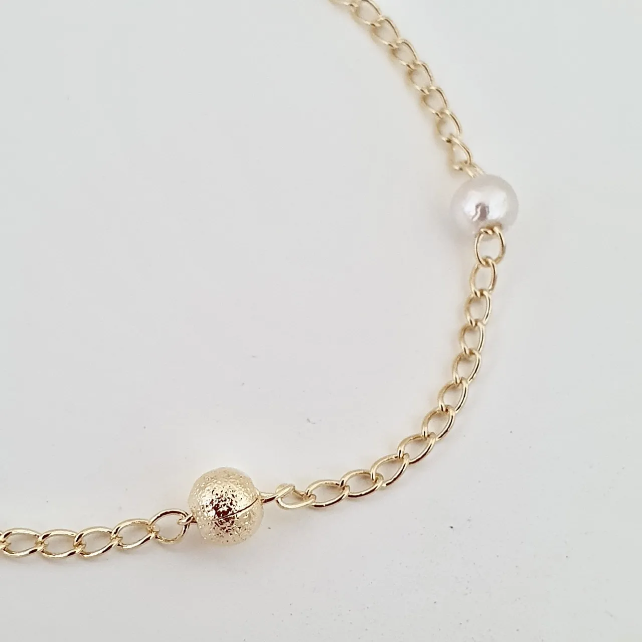 Pulseira infantil bolinhas e pérolas