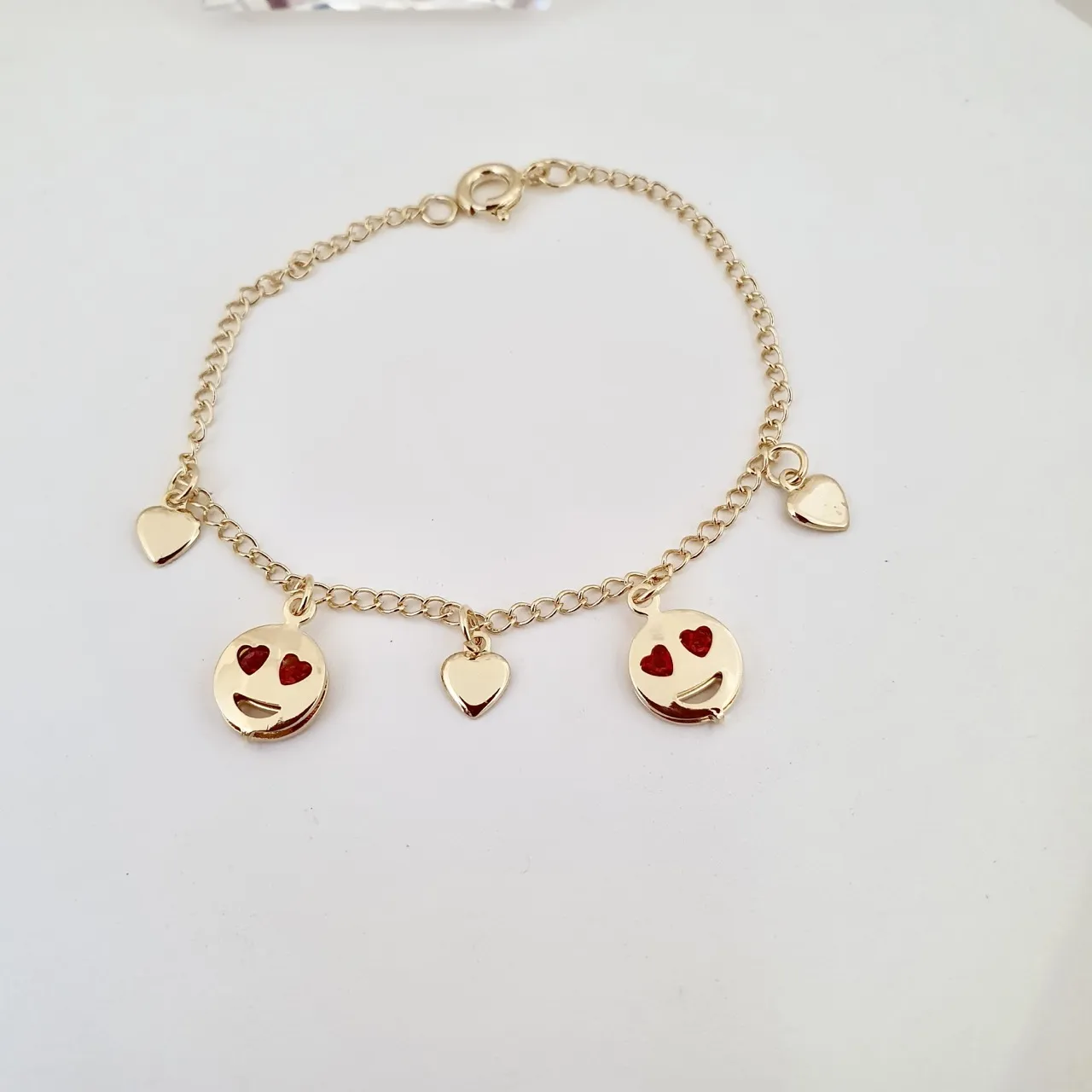 Pulseira infantil emoji apaixonado