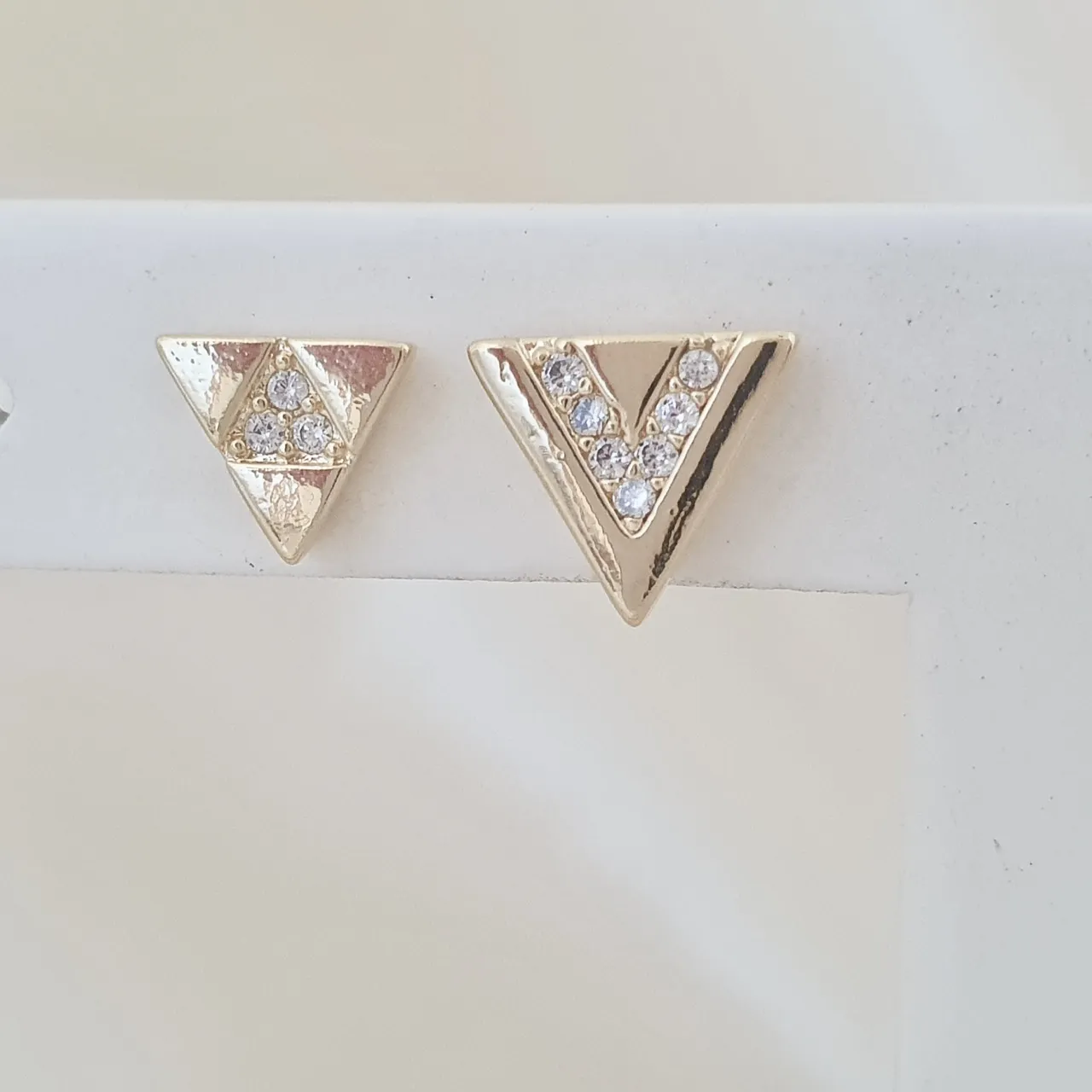 Brinco dupla triângulos zircônias