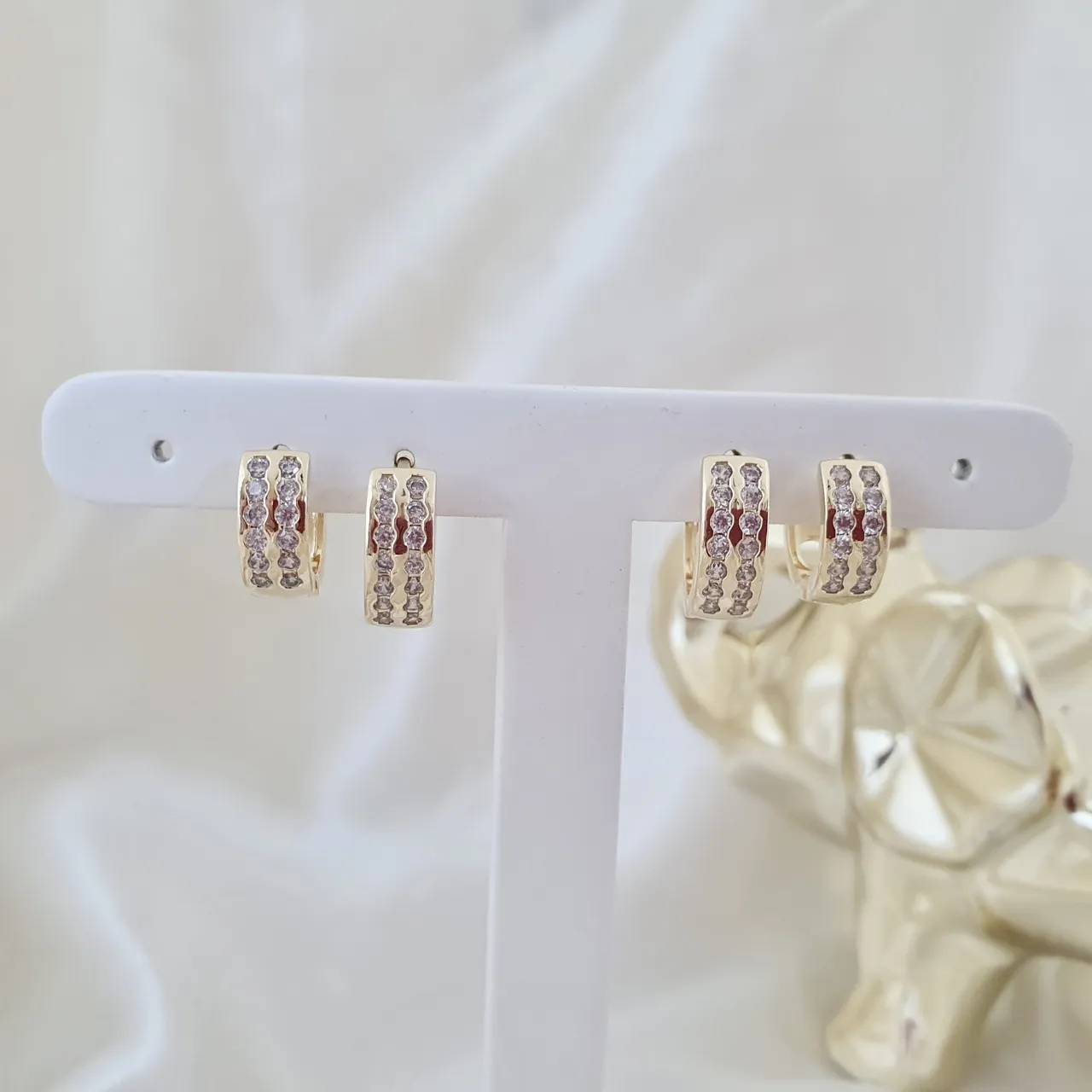 Brinco dupla de argola click com zircônias