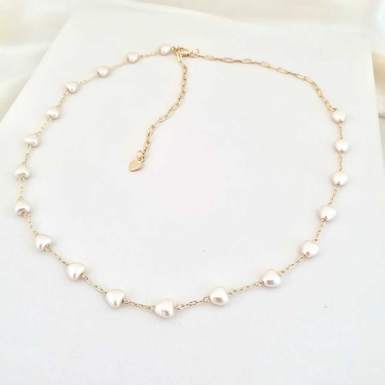 Colar / choker pérolas coração