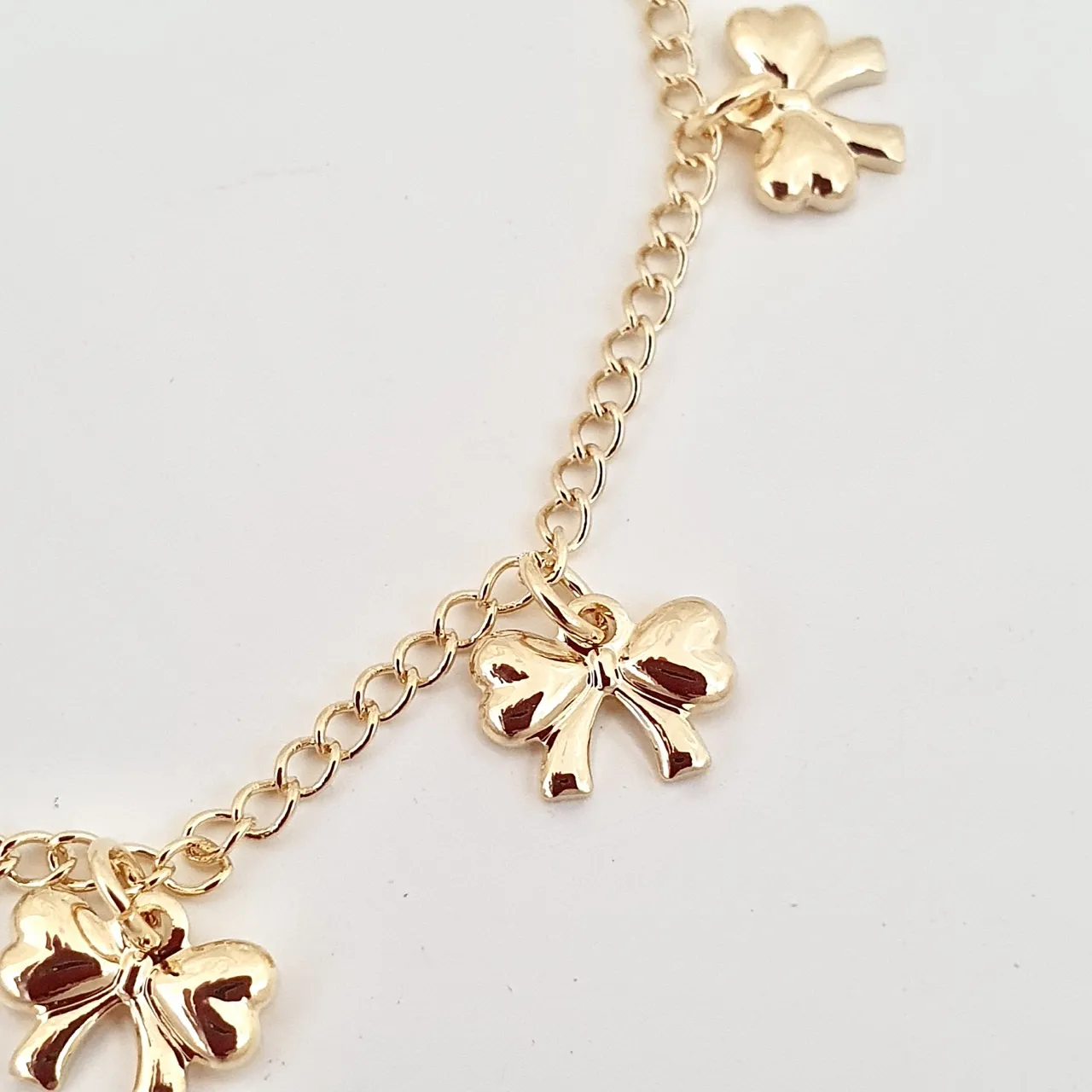 Pulseira infantil com topes
