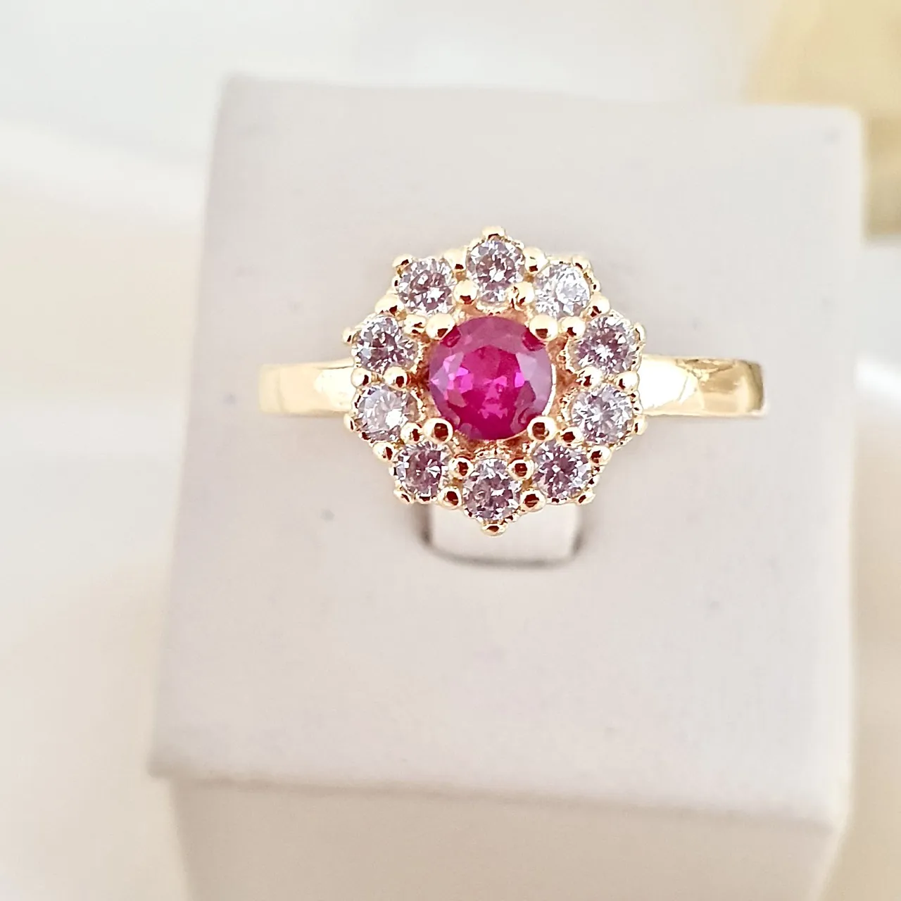 Anel chuveirinho zircônia rosa