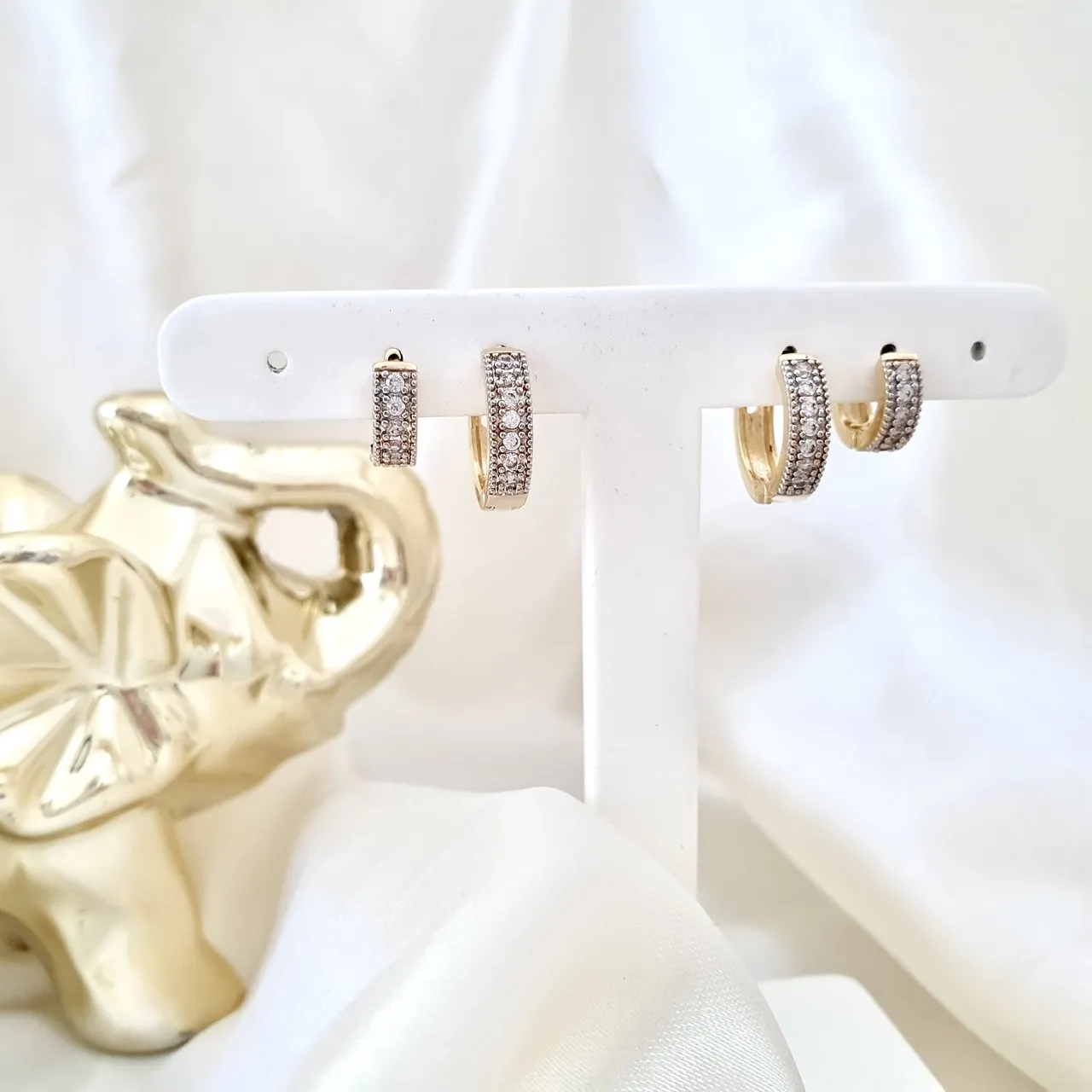 Brinco dupla de argola click com zircônia