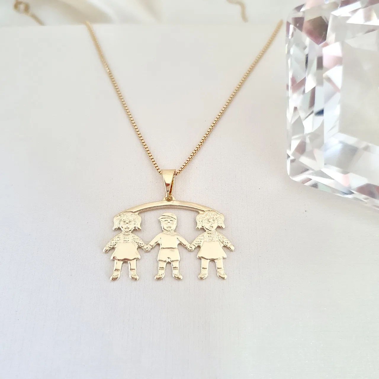 Colar com pingente canga de filhos (2 meninas e 1 menino)
