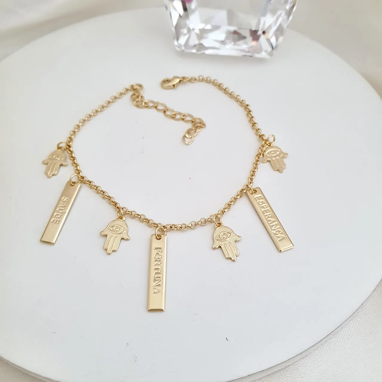 Pulseira pingente mão de Fátima  e placas saúde, fortuna, esperança
