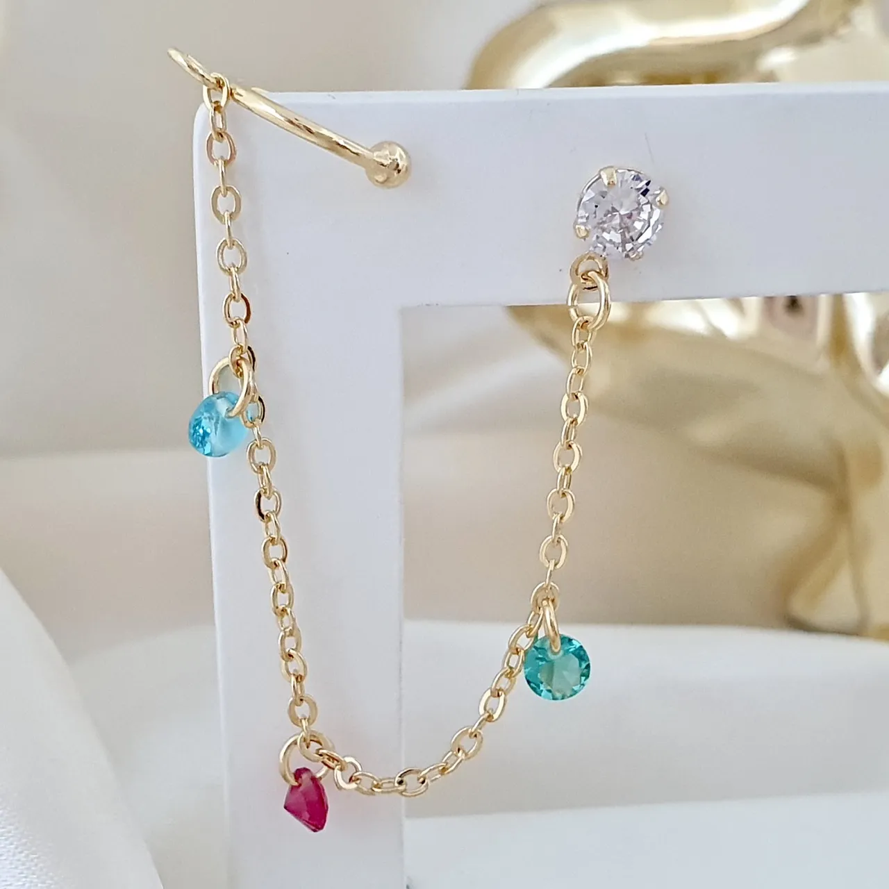 Brinco ponto de luz com piercing fake corrente com zircônias coloridas