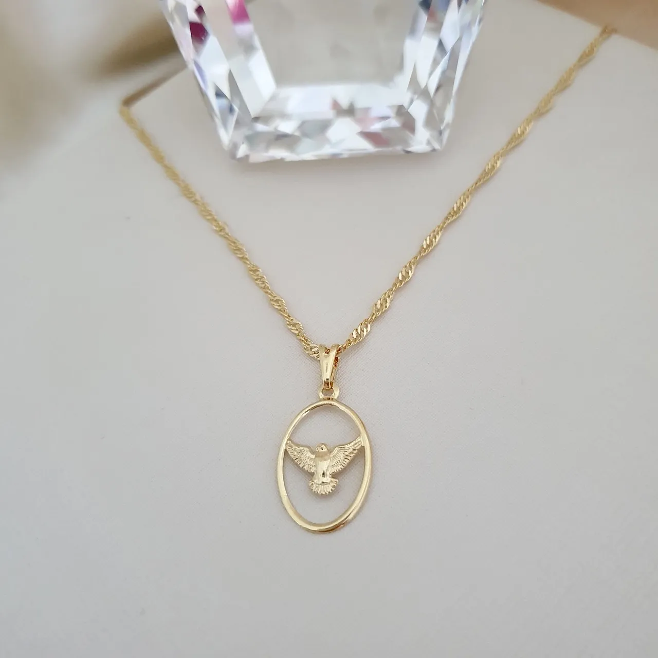 Colar com medalha Espírito Santo vazado