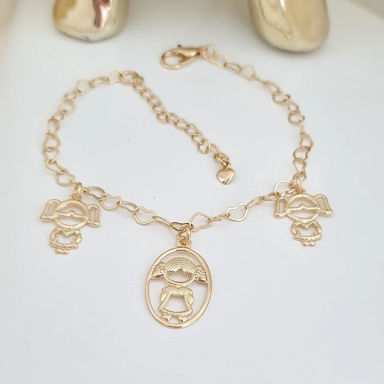 Pulseira elo coração com pingentes de menina (filha)