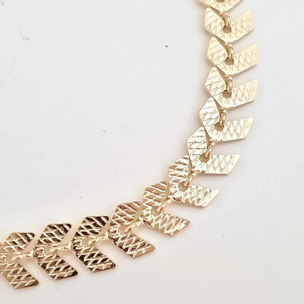 Pulseira flecha fosca diamantada