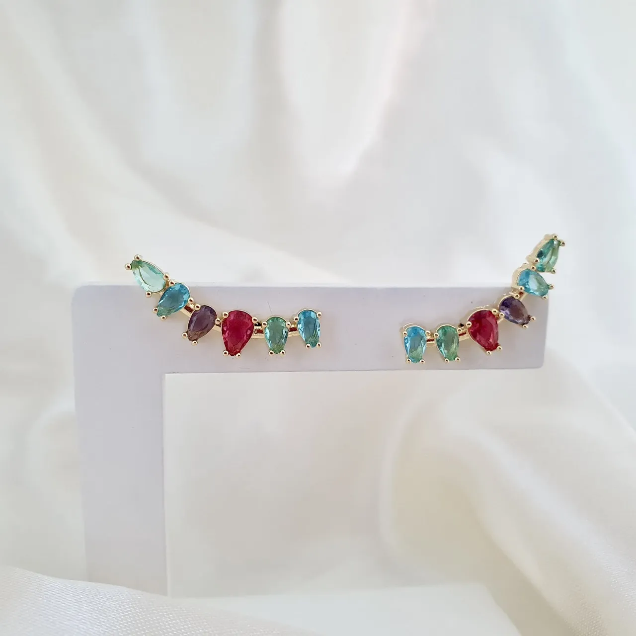 Brinco ear cuff zircônias coloridas