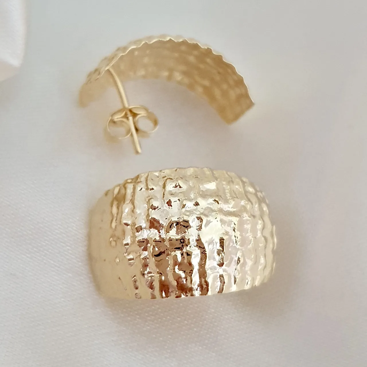 Brinco chapa diamantada (réplica ouro)
