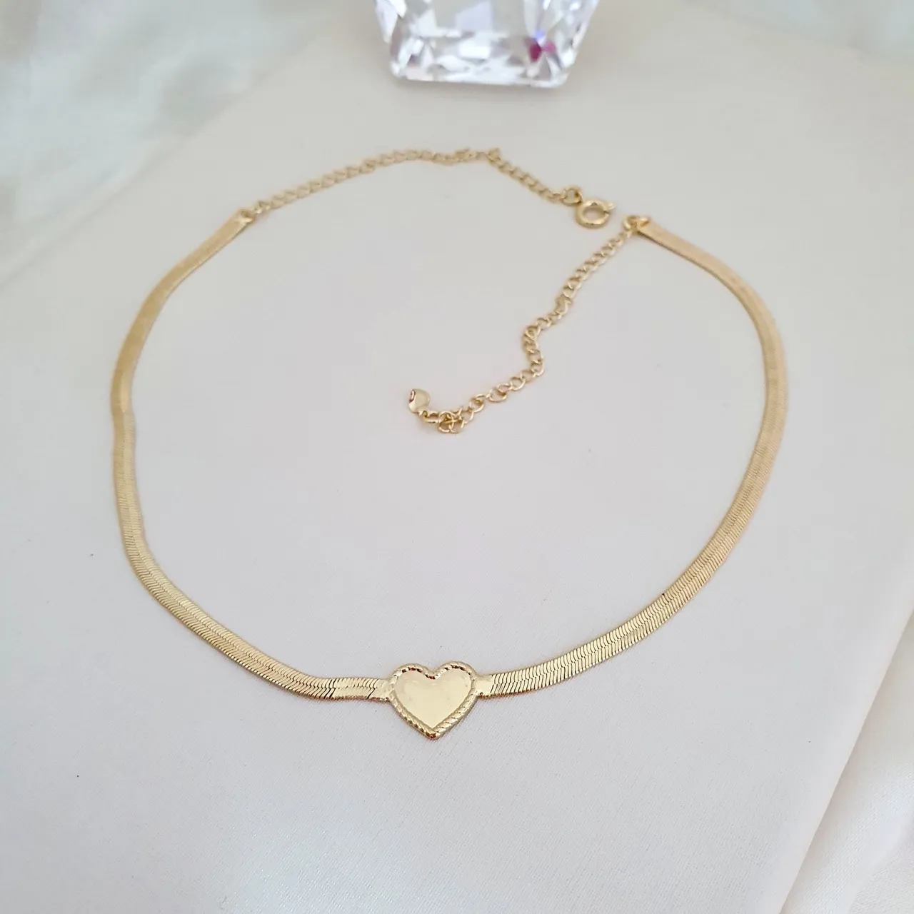 Colar choker malha e coração