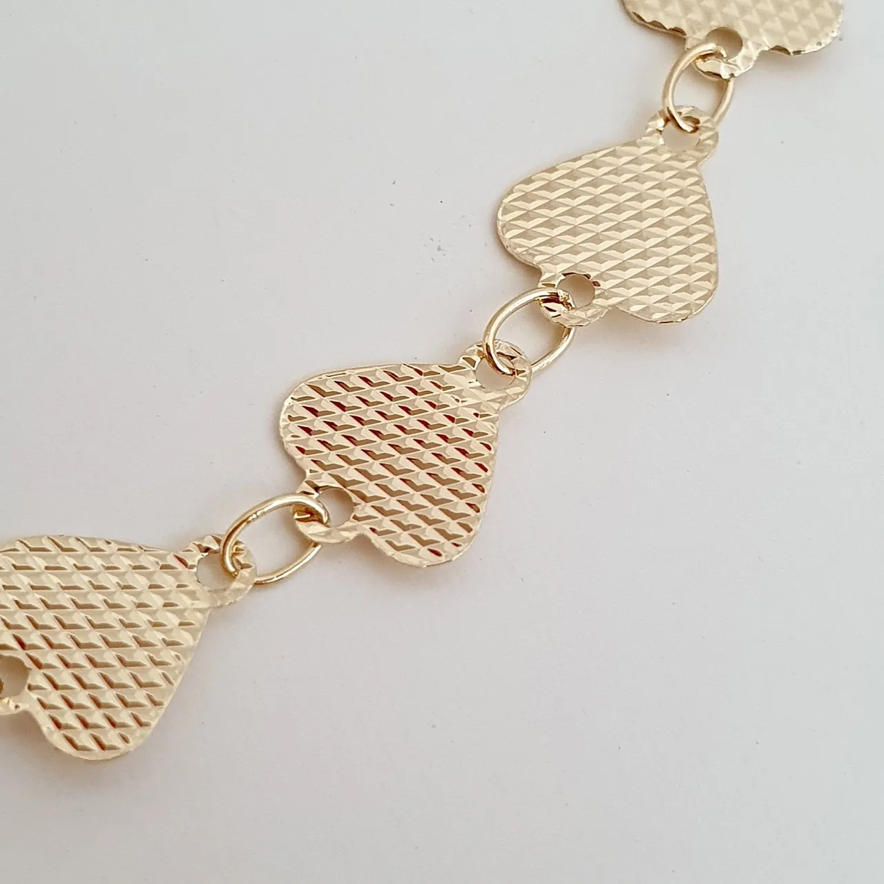 Pulseira chapa coração diamantado fosco