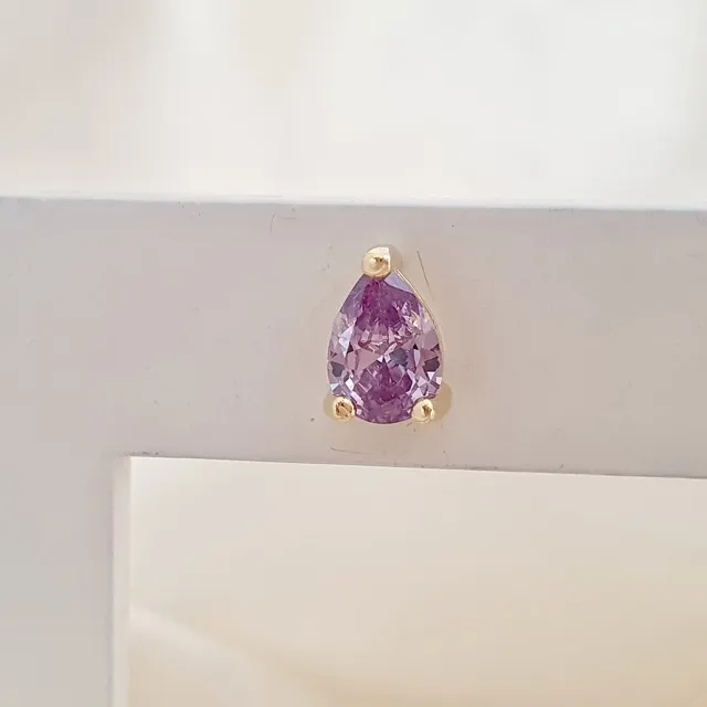 Brinco gota de zircônia lilás