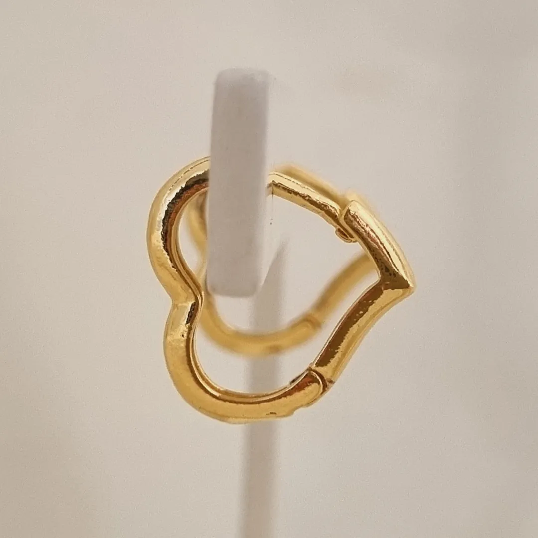 Brinco argola click coração
