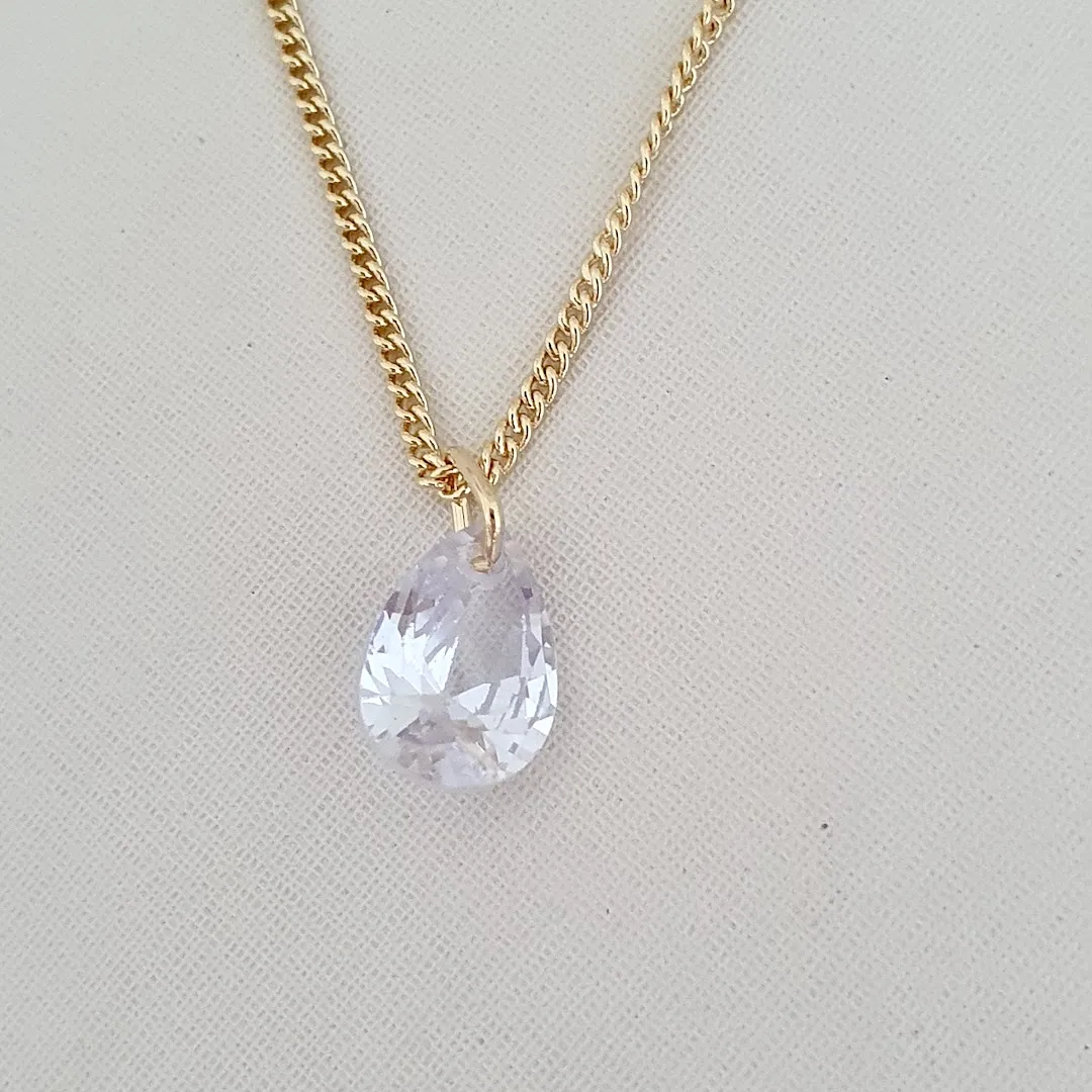 Colar gota de zircônia