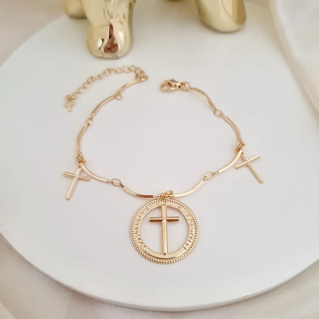 Pulseira pingentes cruz 