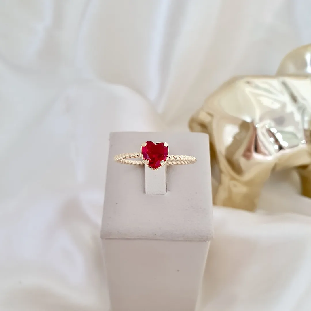 Anel coração de cristal vermelho