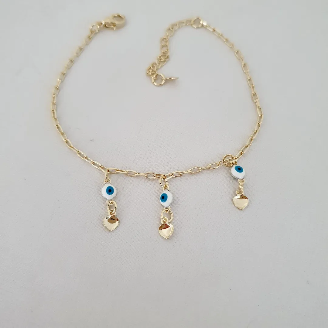 Pulseira pingentes olho grego e coração
