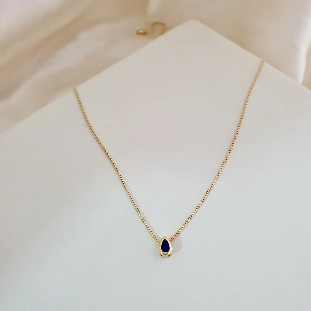 Colar pingente gota zircônia azul marinho
