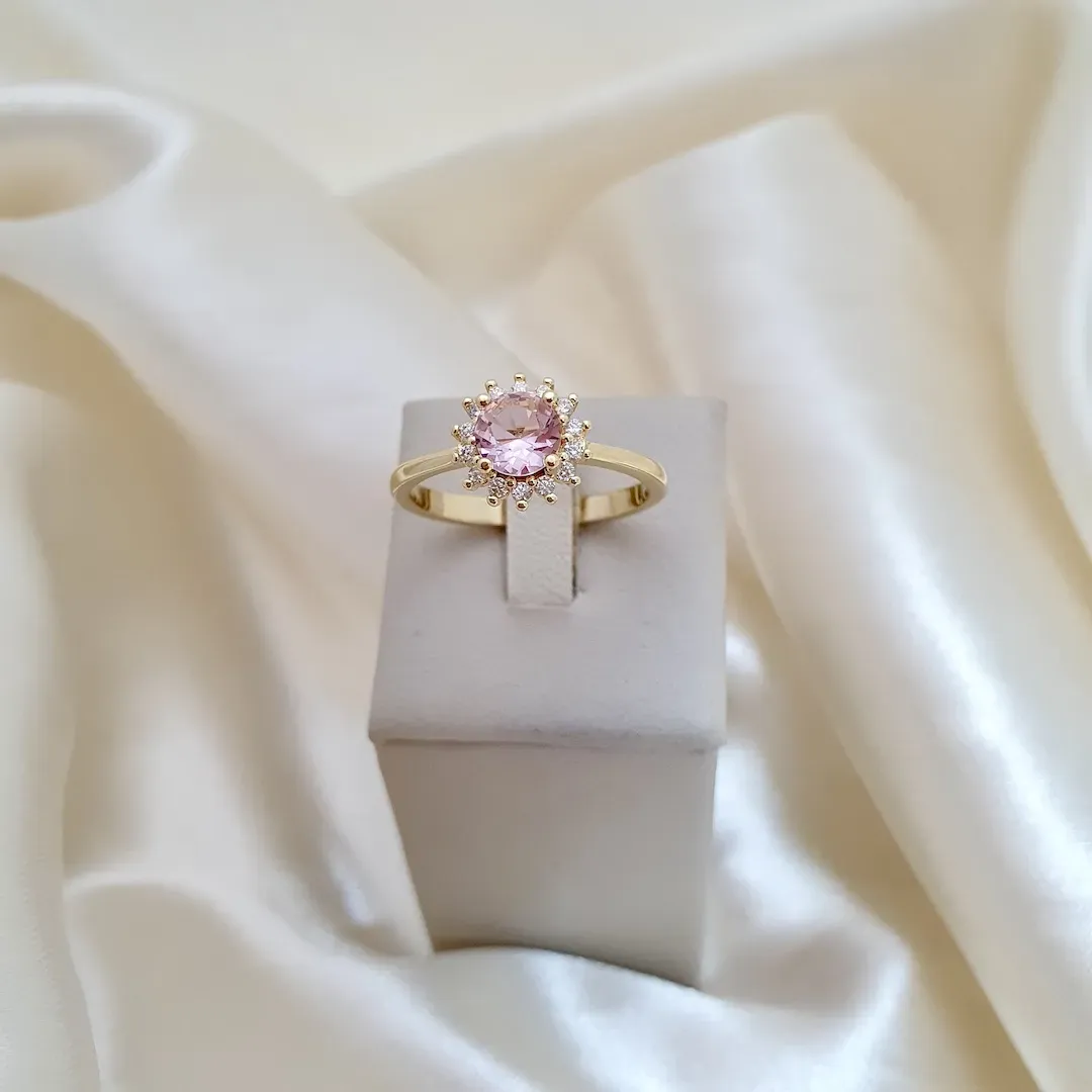 Anel zircônia rosa com microzircônias