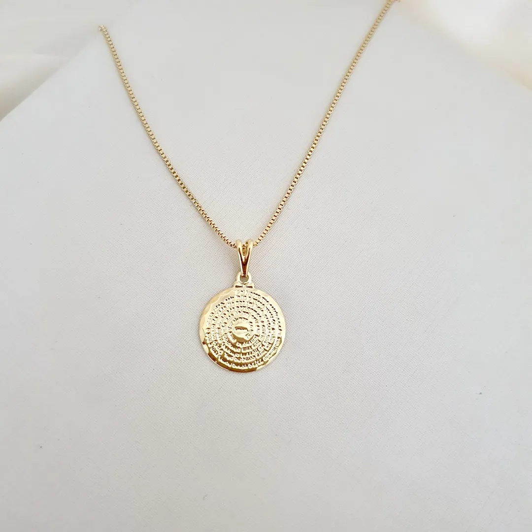 Colar com pingente medalha oração Pai Nosso